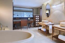 St Regis Resort - Mauritius. Deluxe room, bathroom.